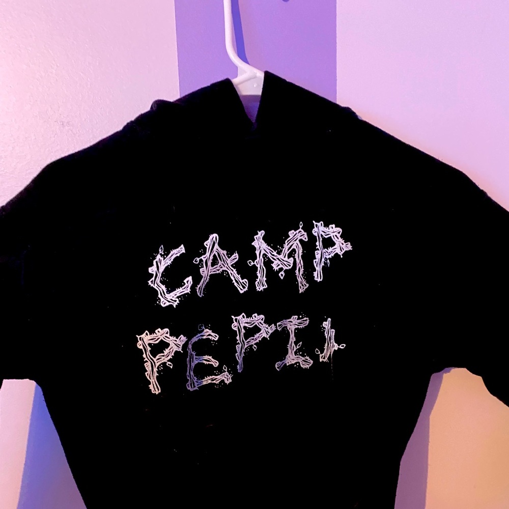 Black camp pepin hoodie.